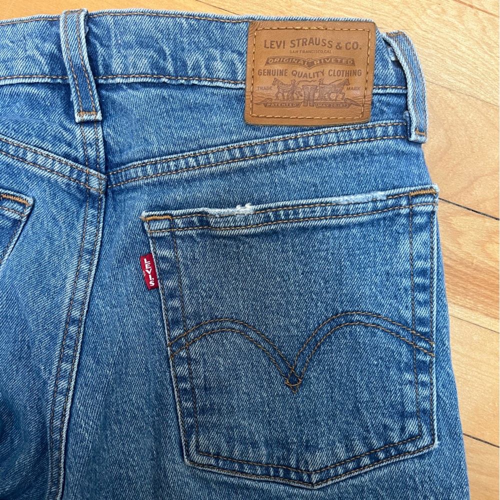 Levi’s Wedgie Jeans - Picture 5 of 7